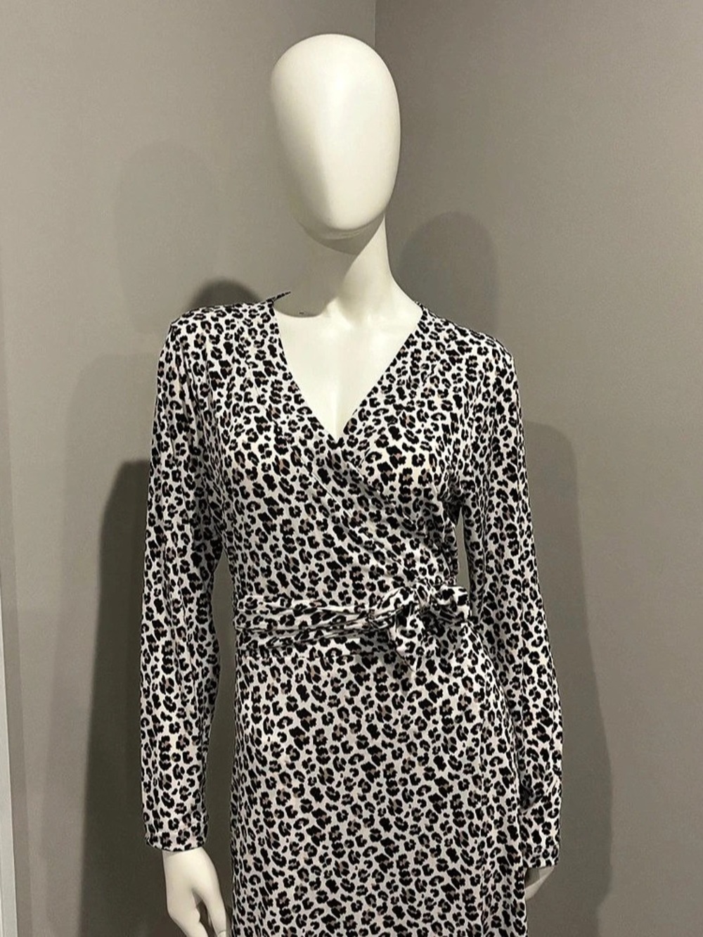 Banana Republic Long Sleeve Wrap Midi Dress in White & Brown Like New